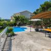 Отель Villa Paladin - Spacious Villa with Pool near Garden Resort - 7 Min walk, фото 19
