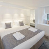 Отель Edinburgh Castle Apartments and Suites, фото 2