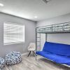 Отель Breezy Largo Getaway - 5 Minutes to Beach!, фото 2