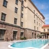 Отель Hampton Inn & Suites Savannah Historic District в Саванне