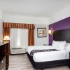 Отель La Quinta Inn & Suites by Wyndham Raymondville, фото 23
