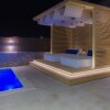 Отель Luxury Suite By The Pool, фото 14