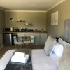 Отель Lola's Self Catering Accommodation, фото 3