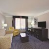 Отель La Quinta Inn & Suites by Wyndham Santa Clarita - Valencia, фото 2