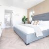 Отель Luxuri Suites, фото 5