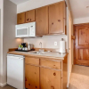 Отель Ski In, Ski Out Studio Condo in the Heart of Lionshead Village with Hot Tubs and Pool, фото 5