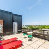 Отель Grand 2Br Dundurn Loft Rooftop Terrace With Sunbeds Parking Gym, фото 7