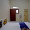 Отель SPOT ON 92902 Sunyoto Homestay Syariah, фото 2