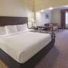 Отель La Quinta Inn & Suites by Wyndham Waxahachie, фото 3