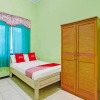 Отель OYO 90611 Griya Kutisari V Residence, фото 6