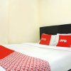Отель Super OYO 1868 J&b Room Pramuka, фото 3