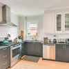 Отель Bright & Pet-friendly Home: 2 Mi to Harvard Square, фото 7