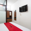 Отель RedDoorz near Eka Hospital BSD City, фото 3