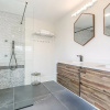 Отель Luxury 4BR House Located 15 min to FQ and Downtown, фото 8