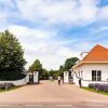 Отель Comfortable Chalet, Dishwasher, Near the Sea in Noordwijk, фото 1
