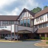 Отель English Inn of Charlottesville в Шарлотсвилле