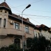 Отель Metropole Apartments Invilla Old City в Бухаресте