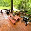Отель Creeksong Hollow 2 Bedroom Cabin by RedAwning, фото 20