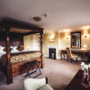 Отель The Mitre Hotel Hampton Court в Лондоне