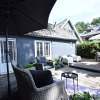 Отель Hip Summer House in the Centre of Artists' Village Bergen With Terrace, фото 15
