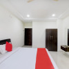 Отель OYO 82495 Pgr Guest Inn, фото 4