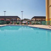 Отель La Quinta Inn & Suites By Wyndham Florence, фото 16