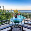 Отель Eros Cozy, Panoramic Sea View, Perfect Location в Корони