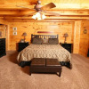 Отель Sweet Surrender - One Bedroom Cabin, фото 17