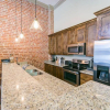 Отель Hosteeva Baronne Street Suites, фото 14