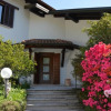 Отель Beautiful Villa, Wifi, Bbq, Private Garden, Short Walk to Lakeside, Beach and Restaurants, фото 1