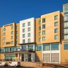 Отель SpringHill Suites by Marriott Boston Logan Airport Revere Beach в Ревире