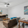 Отель Stylish 1BR Near UT Highland Evonify, фото 18