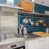 Отель Spacious 1 Bedroom Apartment in Brighton Beside the Sea, фото 8