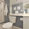 Отель MiCasa Suites - Stylish Townhouse in King West Village, фото 5