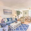 Отель Hilton Head Island Townhome: Patio, Walk to Beach, фото 6