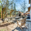 Отель Modern Kirkland Home w/ Sauna & Outdoor Fireplace, фото 11