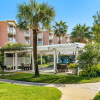 Отель Seaside and Breezy Condo at the Victorian, фото 17