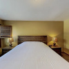 Отель Slopeside Deluxe 2 Bedroom Condo with Free Parking, Spa, Free Gondola (Sierra Megeve 25) by RedAwnin, фото 19