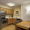 Отель Residence Inn by Marriott Detroit Novi, фото 10
