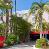 Отель Ramada Plaza by Wyndham West Hollywood Hotel & Suites в Уэст-Голливуде