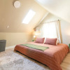Отель The Birdhouse Ohio City 2 Bedroom Home, фото 1