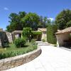 Отель Large holiday home in Vaison-La-Romaine with garden, фото 37