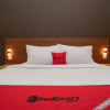 Отель RedDoorz Syariah near Kota Cinema Mall Jatiasih, фото 6