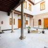 Отель Apartamentos con patio junto a la catedral by Toledo AP, фото 15