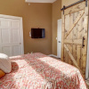 Отель Newly Renovated, Slope-Side Walk-In Walk-Out, Top Floor, Views of Ten Mile Range - ER4 by Redawning, фото 27