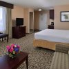 Отель Holiday Inn Express Hotel & Suites River Park, an IHG Hotel, фото 31