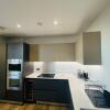 Отель Inviting 2-bed Apartment in London в Лондоне