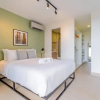 Отель Luxurious 1BR Apartment With Stunning Balcony View, фото 3