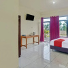 Отель OYO 92545 Wawi Kadio Homestay, фото 2