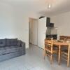 Отель Confortable appartement pour 4 personnes proche de la plage в Валра-Пляже